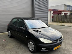 Peugeot 206 - 1.4 XT