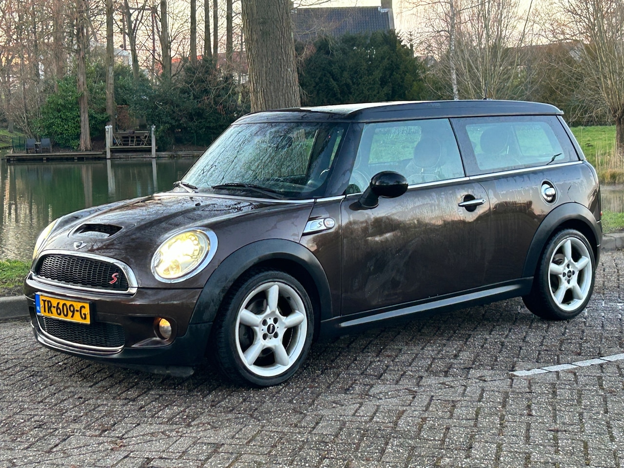 MINI Clubman - Mini 1.6 Cooper S Chili 2009 Leer! Xenon! 6-bak! PDC! Clima! Youngtimer! - AutoWereld.nl