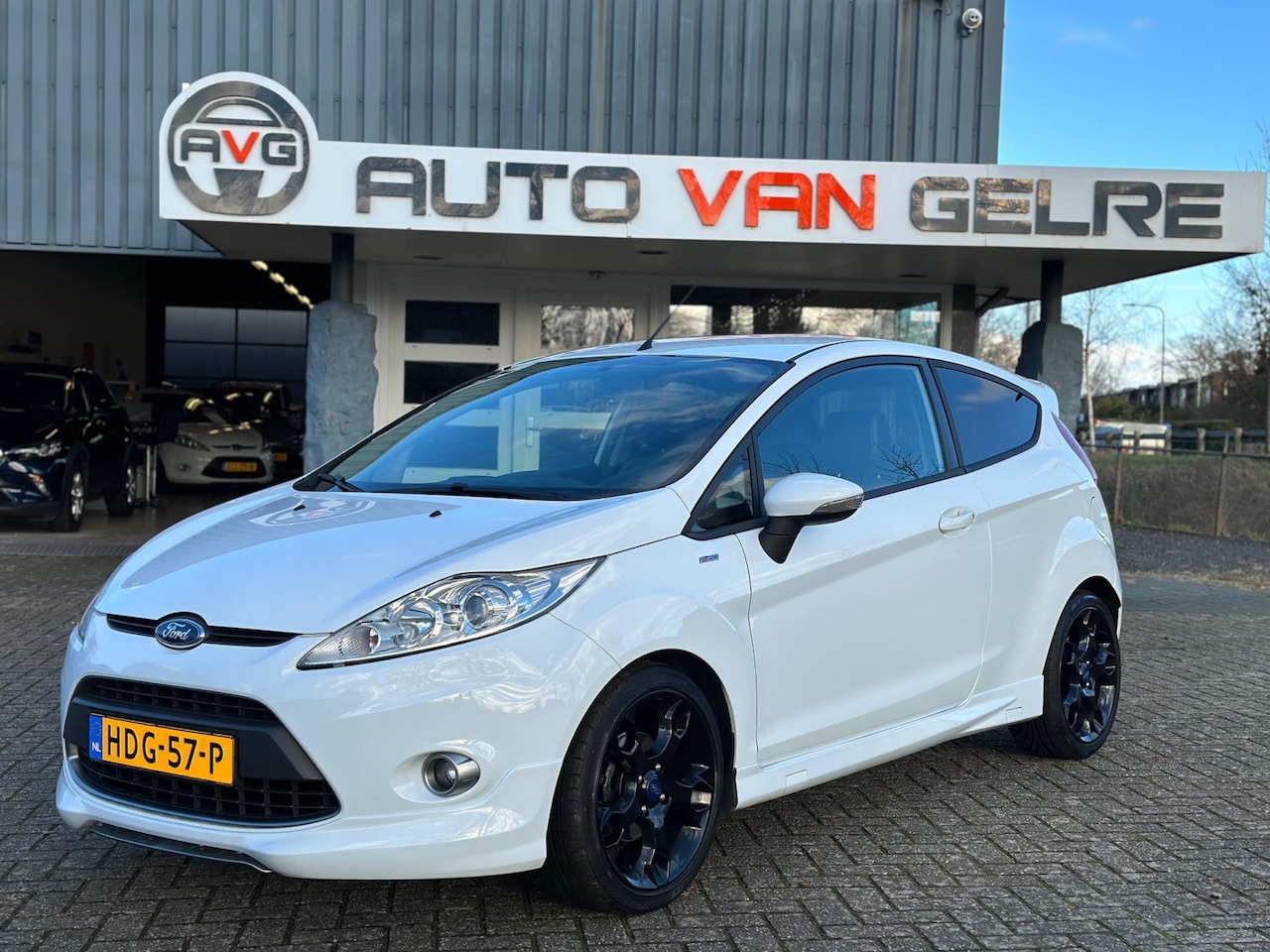 Ford Fiesta - 1.6 Metal 135 PK*Leder*Parksensor*Clima*MF stuur*Stoelvw*17lmv - AutoWereld.nl