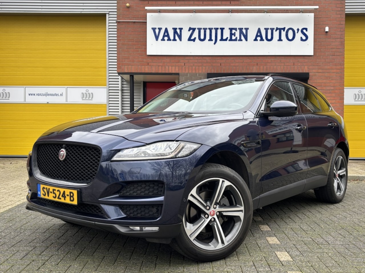 Jaguar F-Pace - 25d 241pk AWD Portfolio Black Pack Memory Trekhaak 20" Keyless - AutoWereld.nl