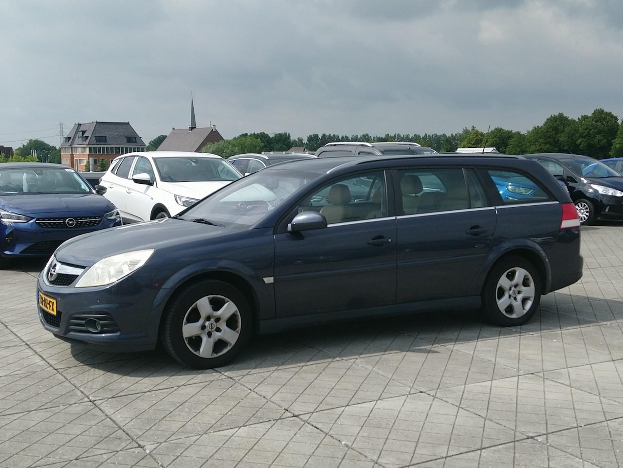 Opel Vectra Wagon - €1750,-2.2-16V Trekhaak Automaat Navi Airco Nappas - AutoWereld.nl