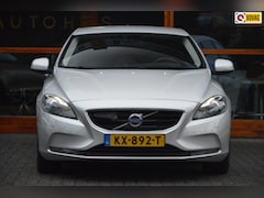 Volvo V40 - D3 Automaat Momentum | Adaptive Cruise | Trekhaak | Standkachel | BLIS | Stoelverwarming |