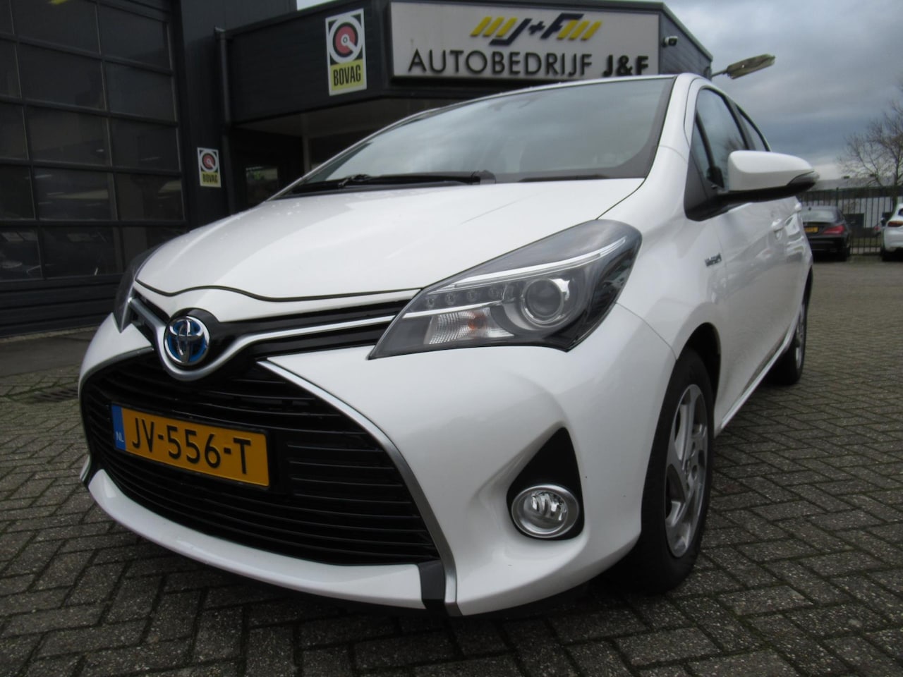 Toyota Yaris - 1.5 Hybrid Trend / AUTOMAAT / Camera / NAV / Bleutooth - AutoWereld.nl