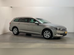 Volkswagen Passat Variant - 1.6 TDI Highline LED Parkeersensoren Navigatie Climate Control