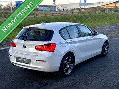 BMW 1-serie - 118i Sportline | Parelmoer Wit - Automaat