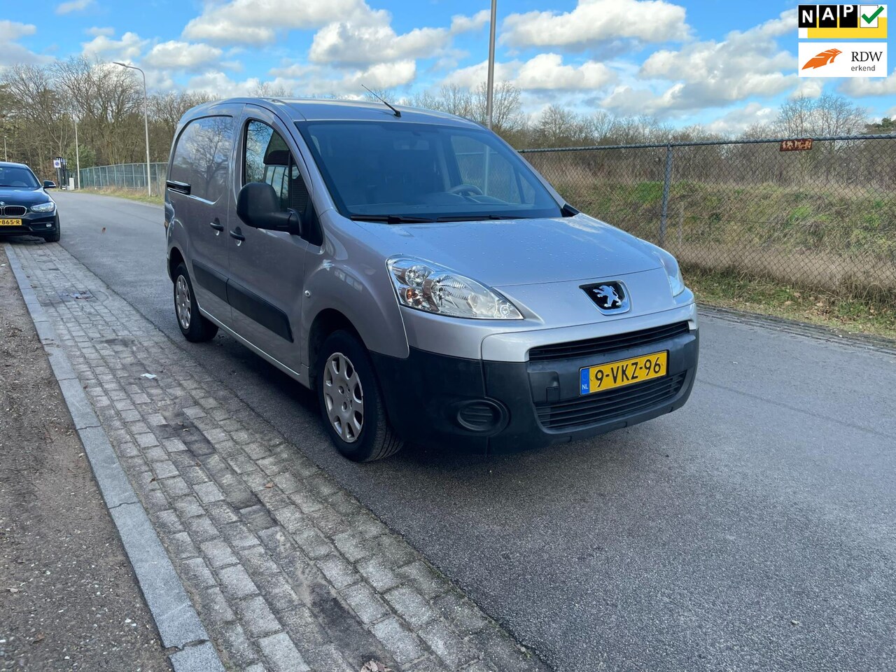 Peugeot Partner - 120 1.6 HDI L1 XT 120 1.6 HDI L1 XT - AutoWereld.nl