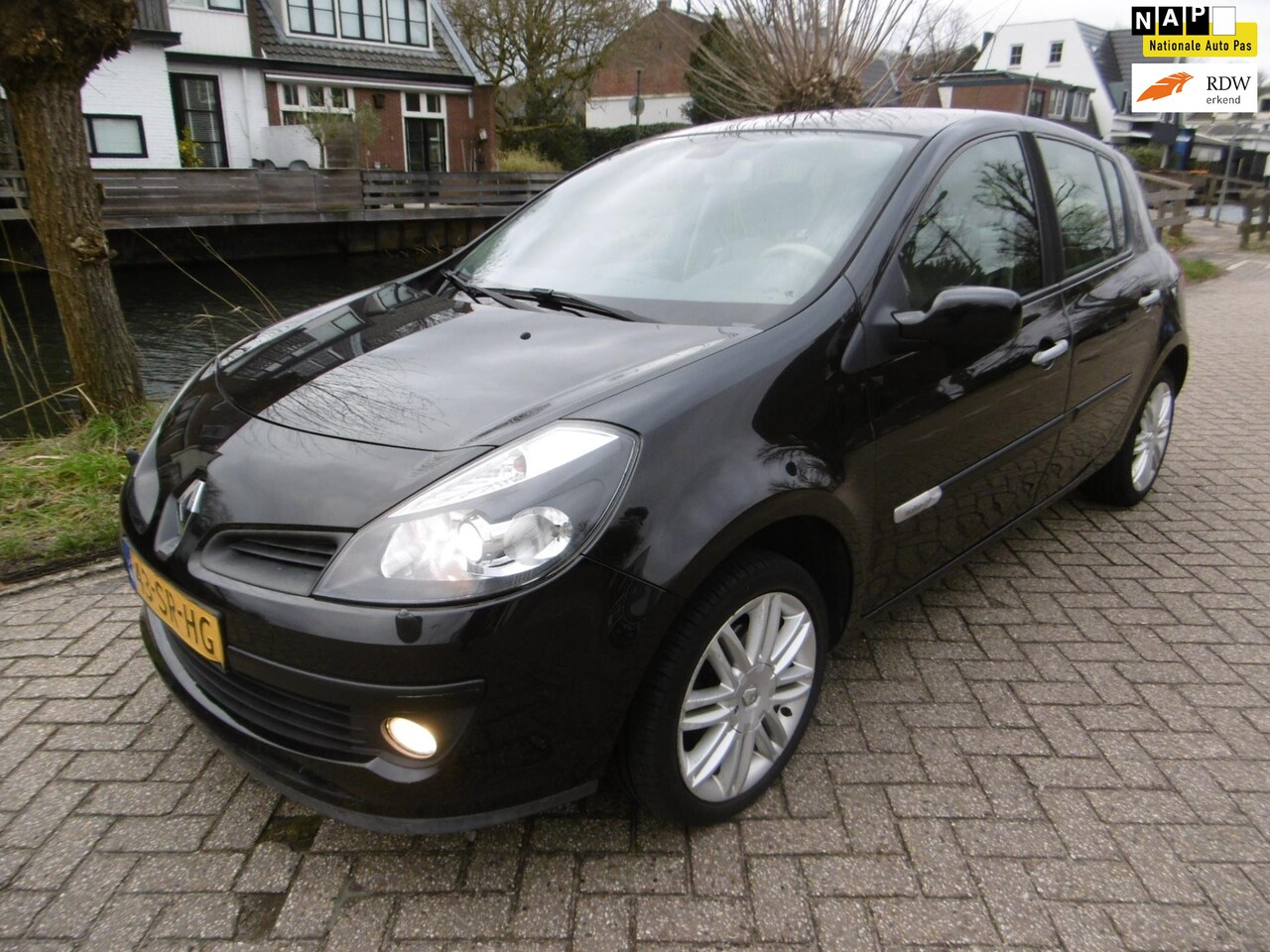 Renault Clio - 1.6-16V Initiale 5-deurs Clima Leder Xenon Cruise Vrij UNIEK - AutoWereld.nl