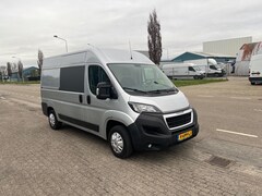 Peugeot Boxer - 330 2.0 BlueHDI L2H2 Pro