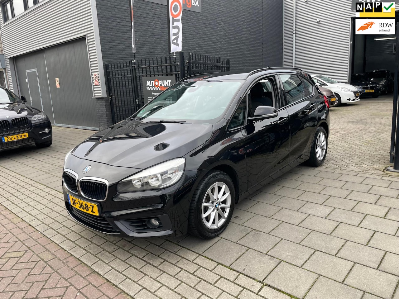 BMW 2-serie Active Tourer - 218i Essential 2e Eigenaar! Trekhaak Airco NAP APK - AutoWereld.nl