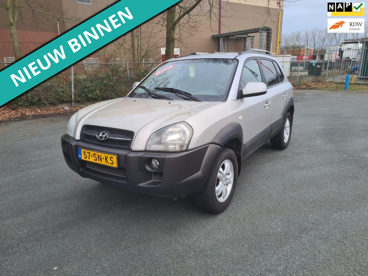 Hyundai Tucson - 2.0i Style LEUKE AUTO RIJDT EN SCHAKELT GOED - AutoWereld.nl