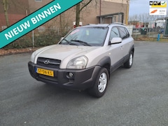 Hyundai Tucson - 2.0i Style LEUKE AUTO RIJDT EN SCHAKELT GOED