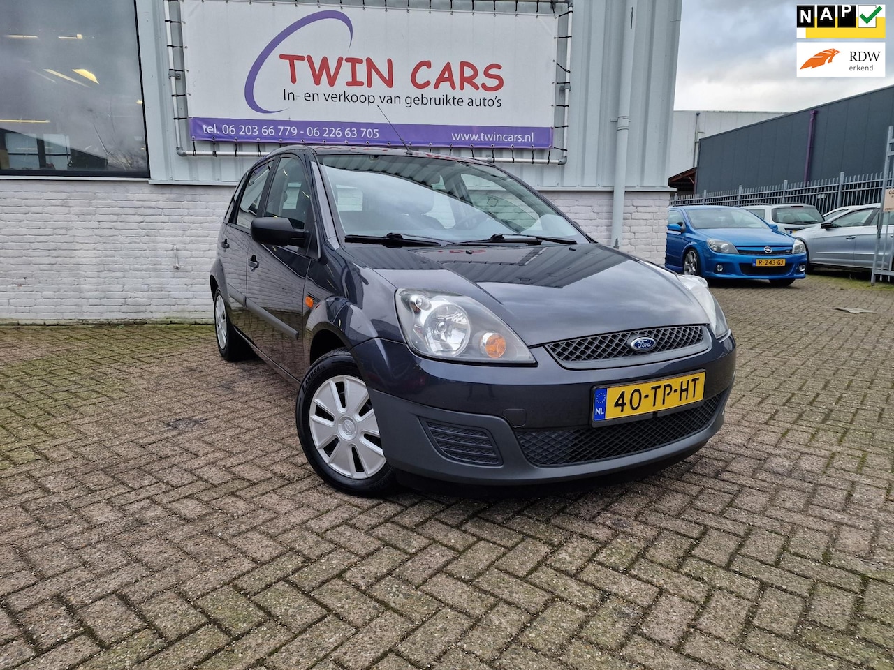 Ford Fiesta - 1.3-8V Champion 5drs airco - AutoWereld.nl