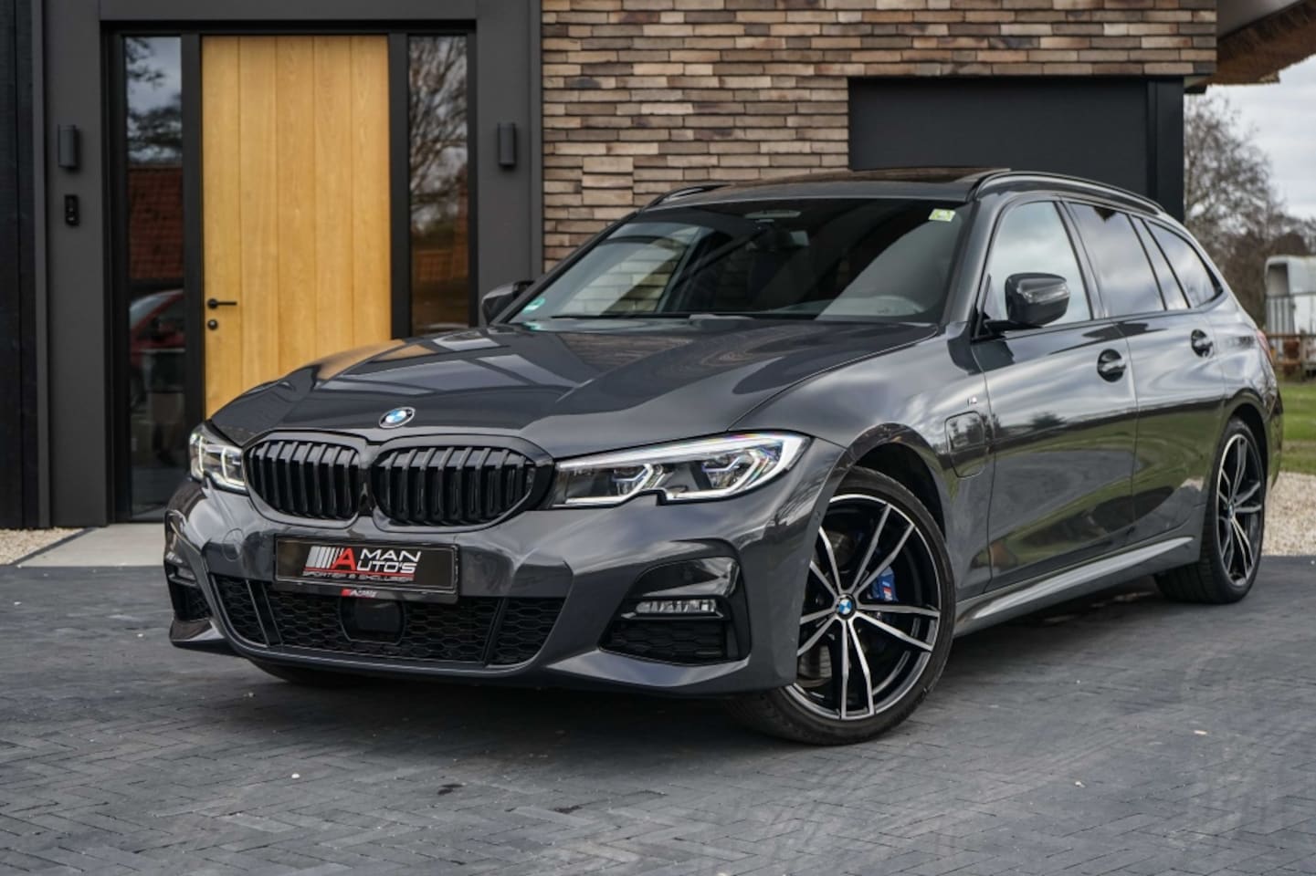 BMW 3-serie Touring - 330e M-SPORT Pano/Dravit-Grey/HUD/Memory/Laser - AutoWereld.nl