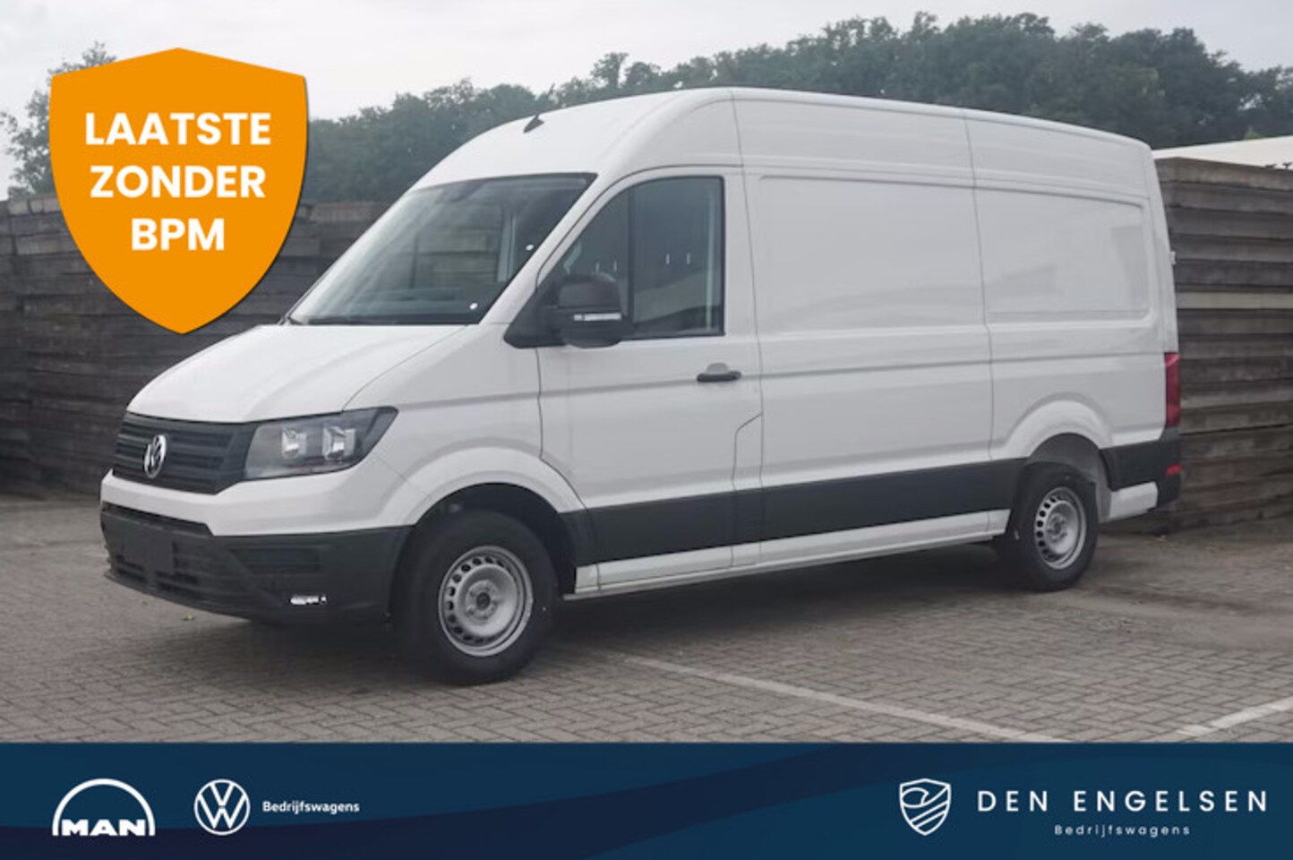 Volkswagen Crafter - 30 2.0 TDI 140PK L3H3 Highline Aut, Executive plus, Navi, Camera, DAB - AutoWereld.nl