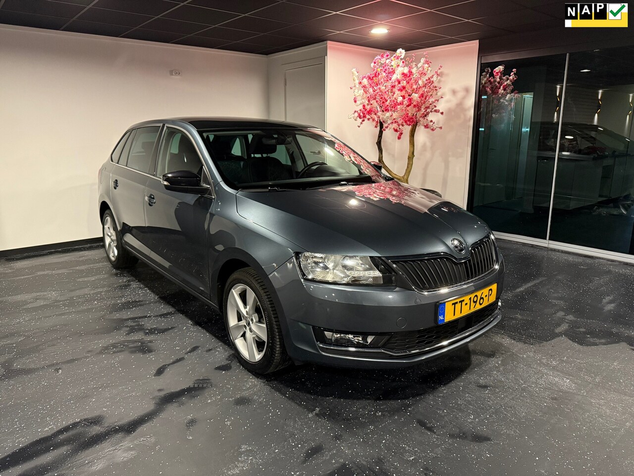 Skoda Rapid Spaceback - 1.0 TSI Greentech Clever PANO/NAVI/CAMERA/TREKHAAK. - AutoWereld.nl