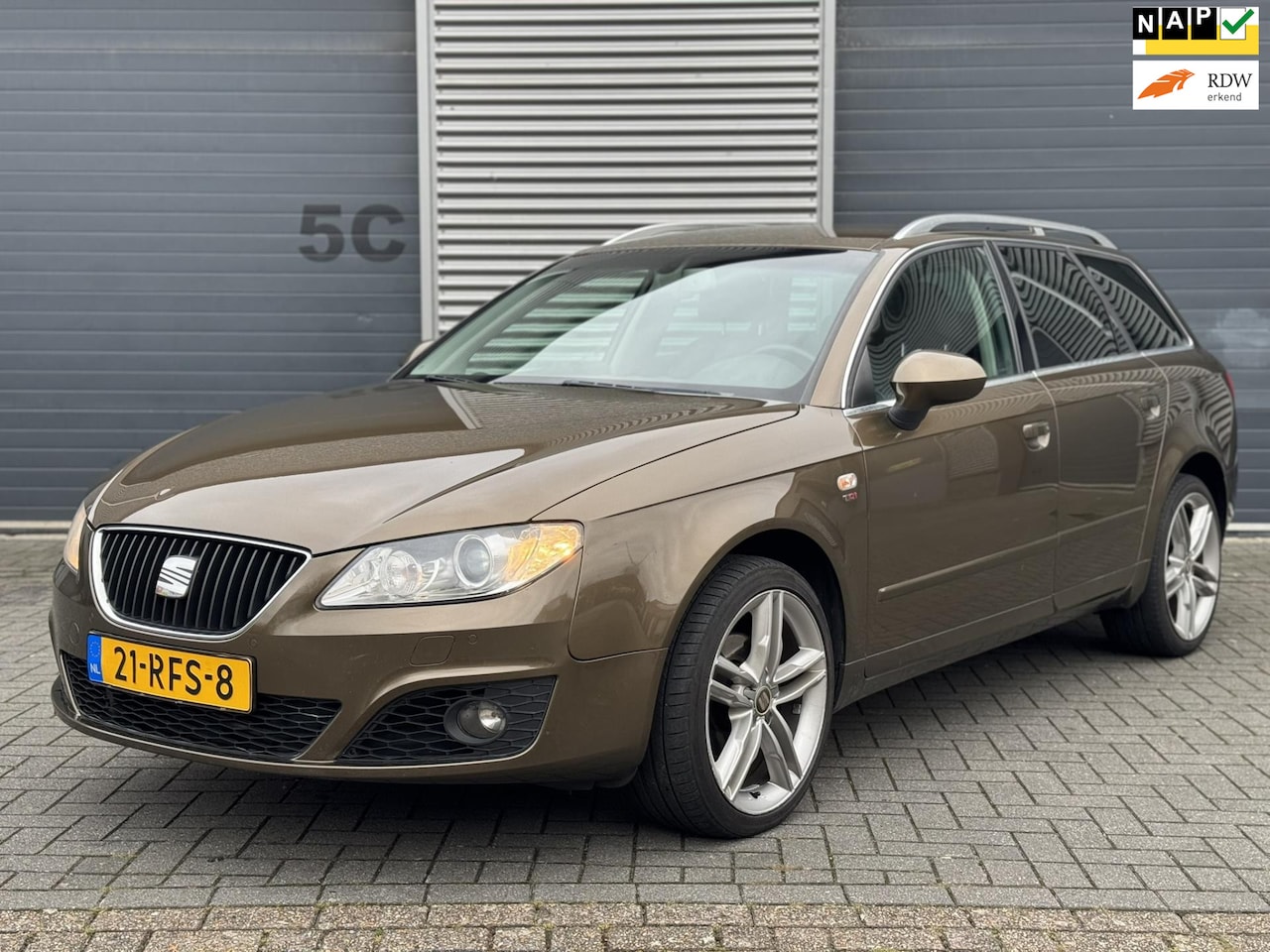 Seat Exeo ST - 2.0 TDI Businessline High Xenon/Led/Leder/Navi - AutoWereld.nl