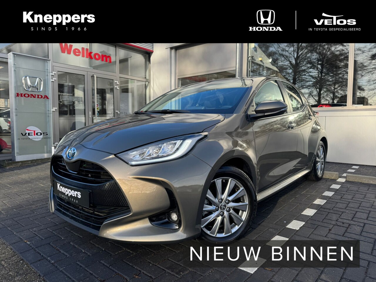 Toyota Yaris - 1.5 Hybrid Business Head-up Display, Stoelverwarming, 16inch velgen , All-in Rijklaarprijs - AutoWereld.nl