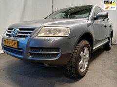 Volkswagen Touareg - 4.2 V8 - Leer - Trekhaak - Motormanagement Brandt - Rechter Zijschade