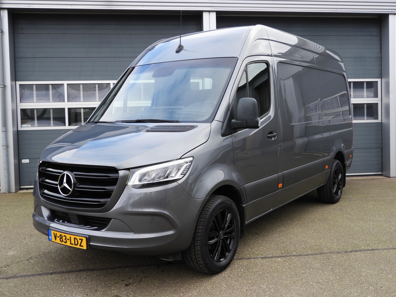 Mercedes-Benz Sprinter - 317 1.9 CDI L2H2 AUT | LED | MBUX | WÜRTH INRICHTING - AutoWereld.nl