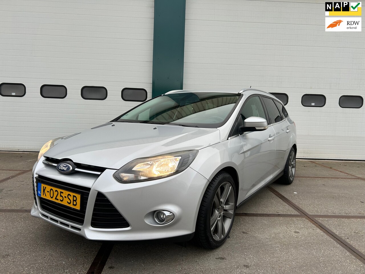 Ford Focus Wagon - 1.0 EcoBoost Titanium 1.0 EcoBoost Titanium - AutoWereld.nl