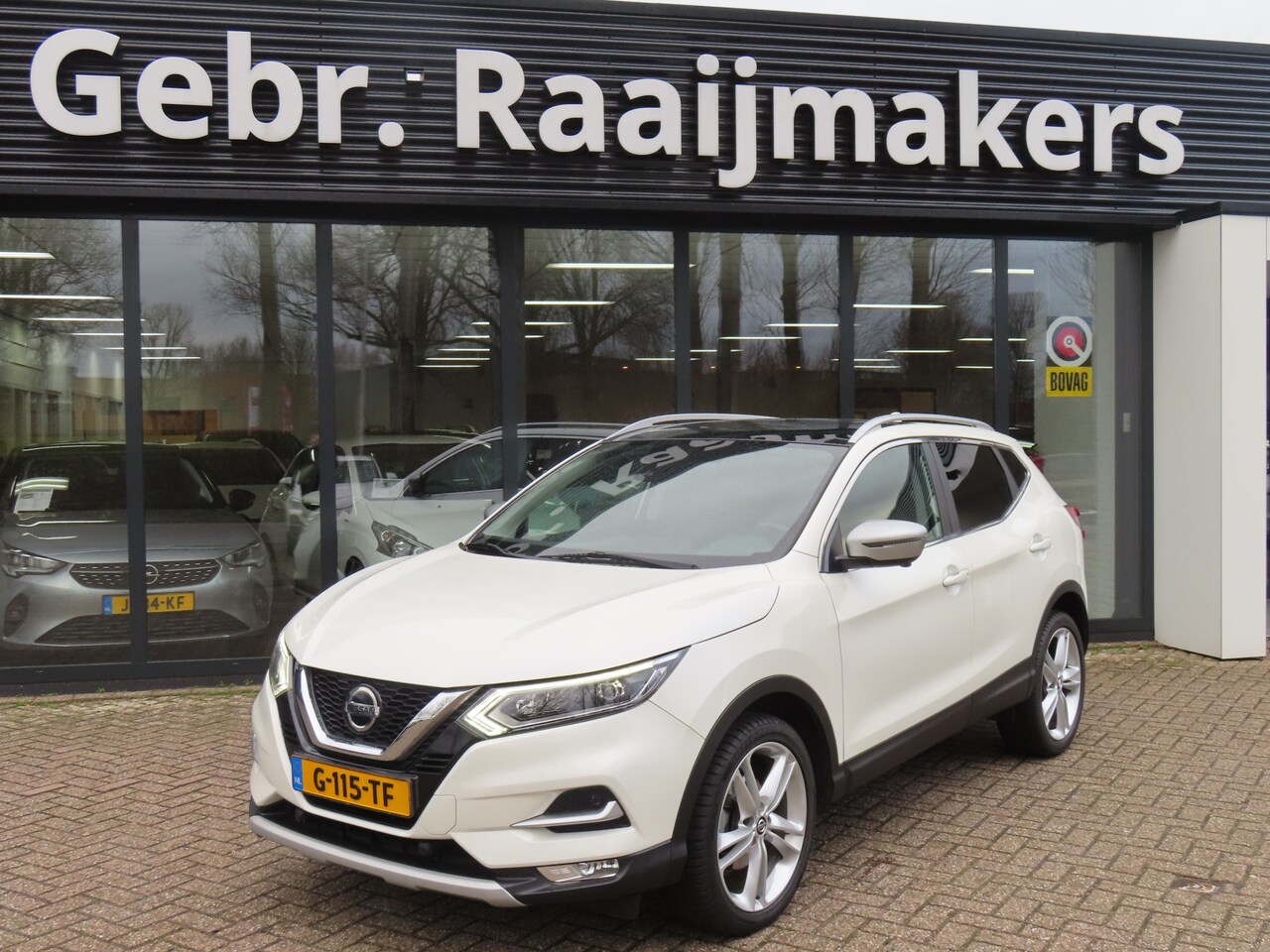 Nissan Qashqai - 1.3 DIG-T N-Motion *Panoramadak*Navigatie* - AutoWereld.nl