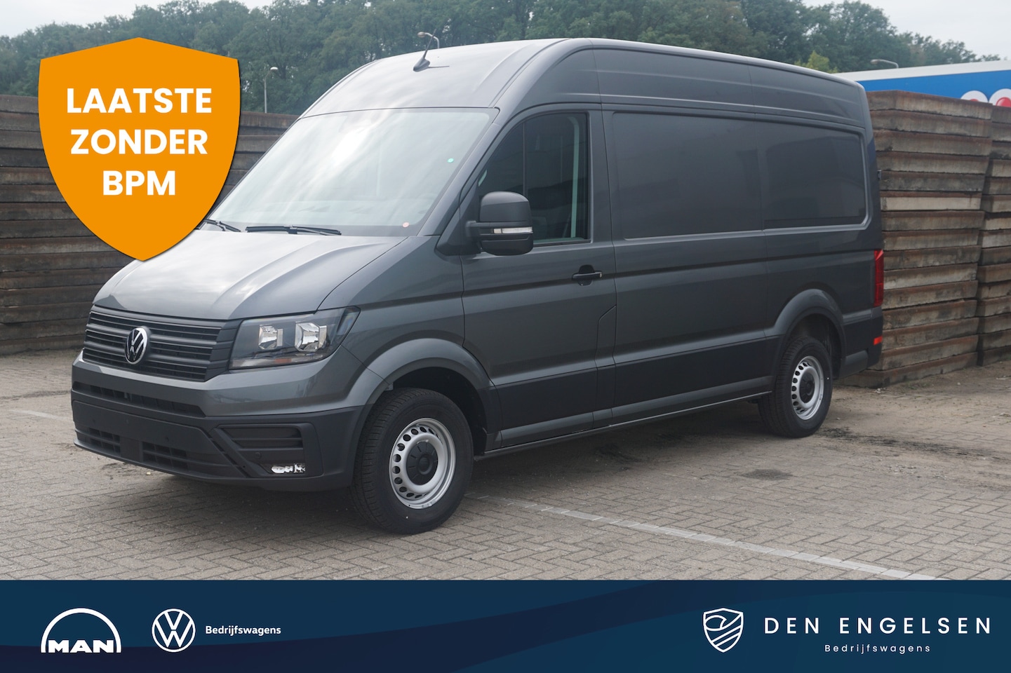 Volkswagen Crafter - 35 2.0 TDI L3H3 Highline 35 2.0 TDI 140PK L3H3 Highline, Modeljaar 2025, Navigatie, Trekhaak - AutoWereld.nl