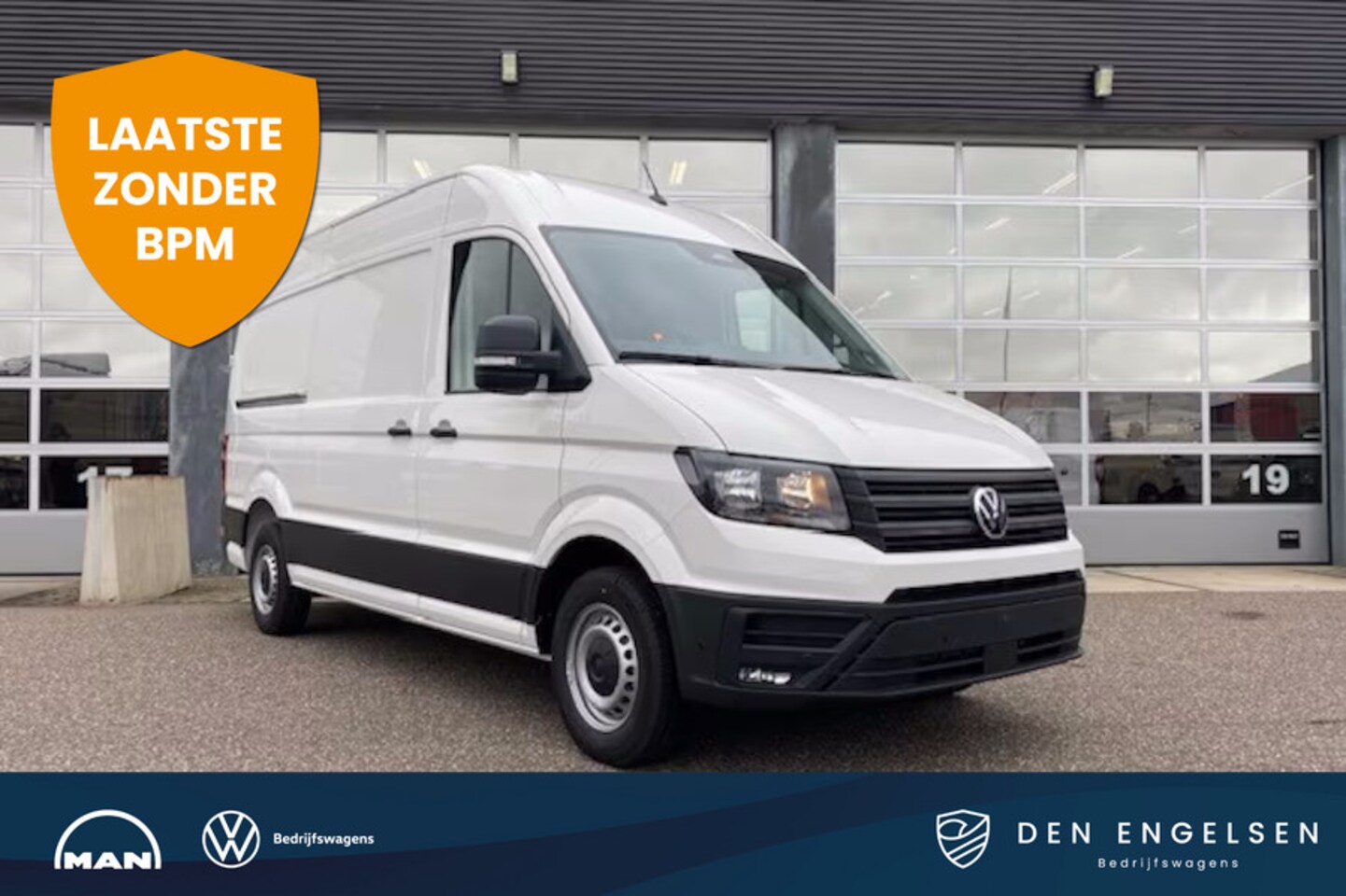 Volkswagen Crafter - 35 2.0 TDI 140PK L3H3 Highline AUTOMAAT, Modeljaar 2025, App Connect, Trekhaak - AutoWereld.nl