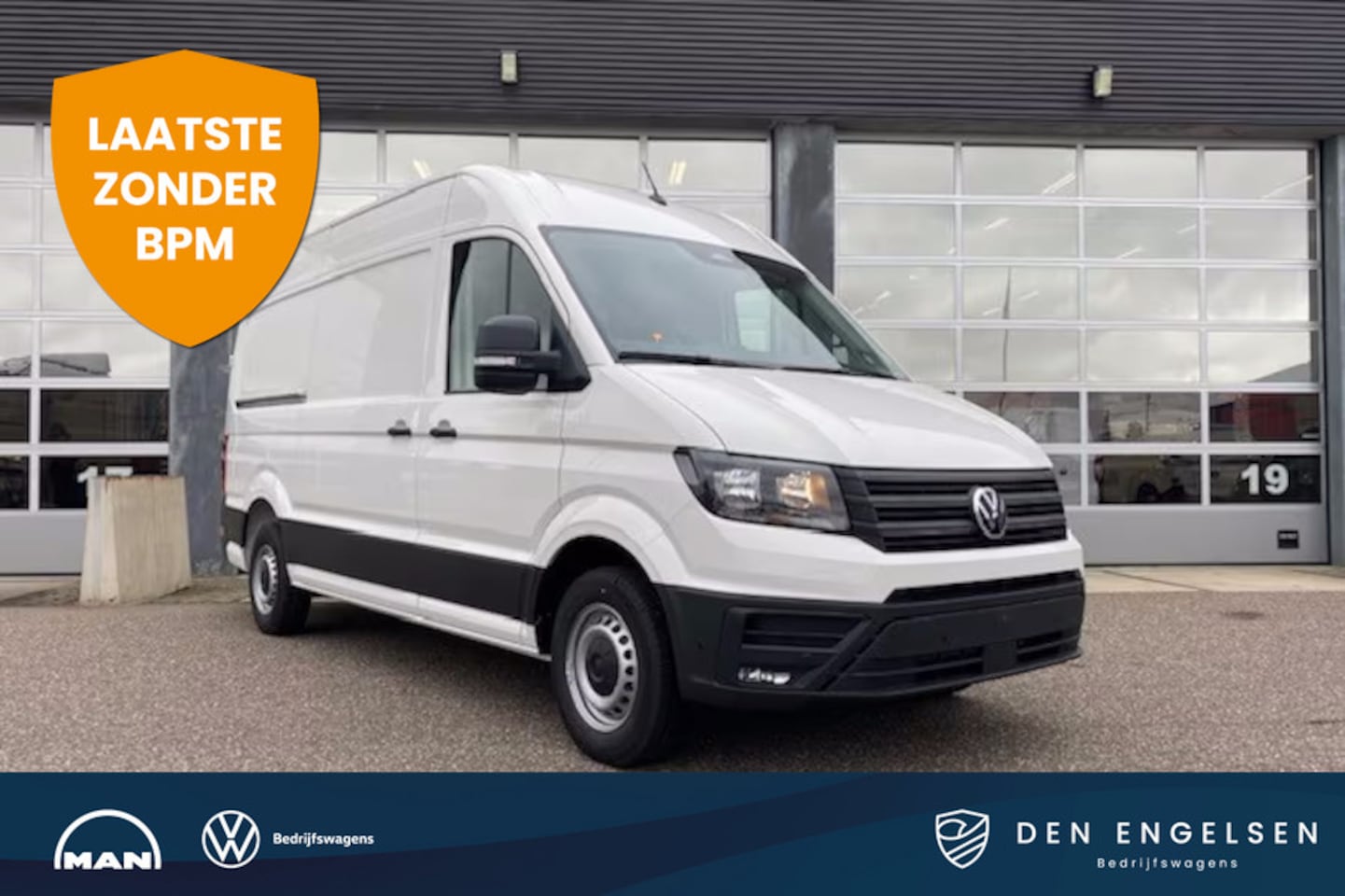 Volkswagen Crafter - 35 2.0 TDI 140PK L3H3 Highline AUTOMAAT, Modeljaar 2025, App Connect, Trekhaak - AutoWereld.nl