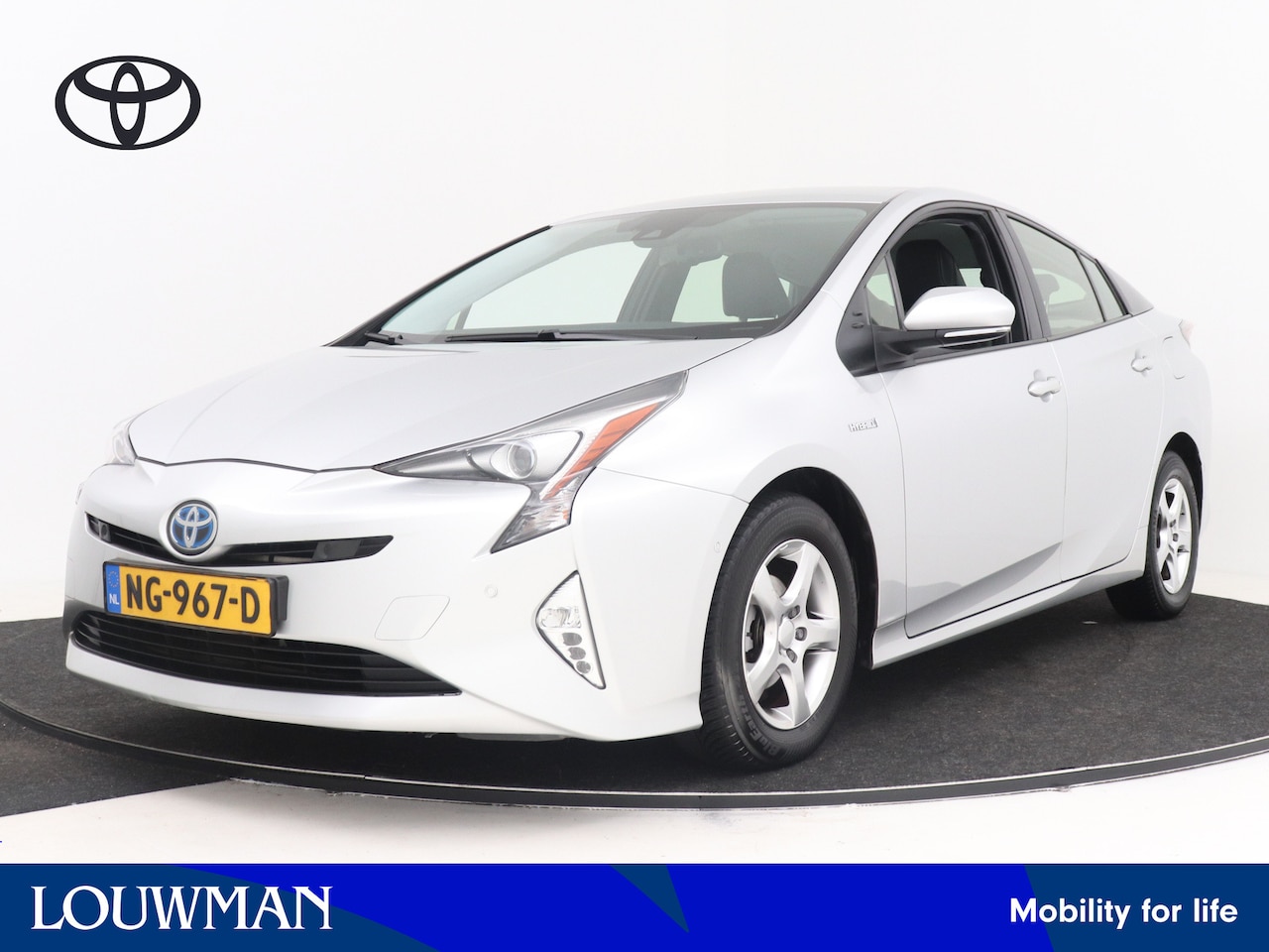 Toyota Prius - 1.8 Executive | Navigatie | Climate Control | Cruise Control Adaptief | Head up Display | - AutoWereld.nl