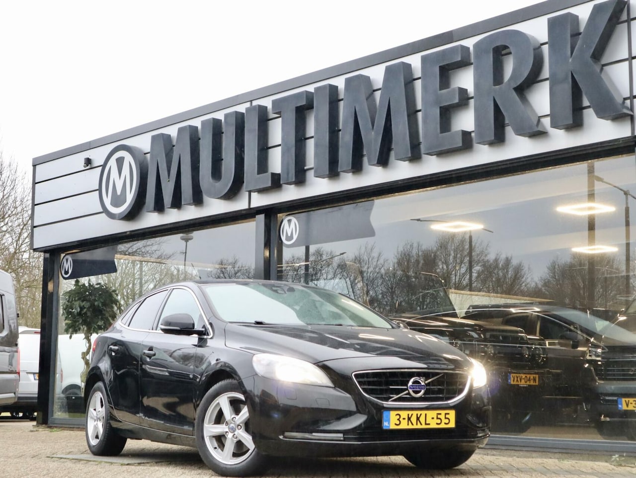 Volvo V40 - 1.6 T3 Momentum 1.6 T3 Momentum, Camera, Trekhaak, Privacy glass - AutoWereld.nl