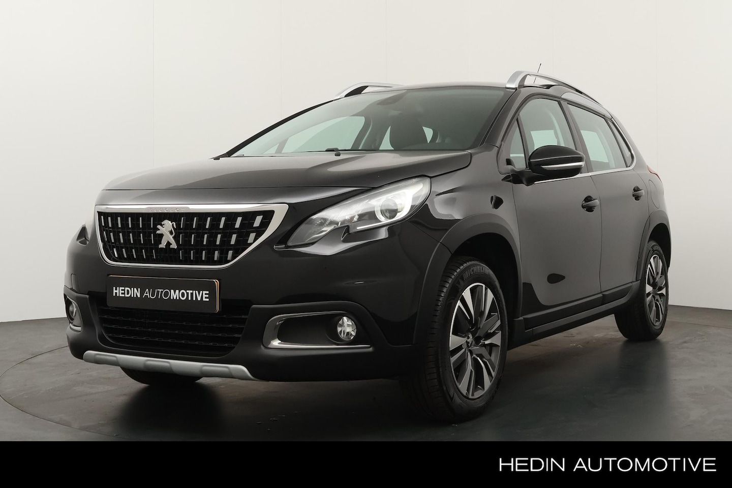 Peugeot 2008 - 1.2 Allure | Apple Car Play / Android Auto | Climate Control | Cruise Control  | Parkeerse - AutoWereld.nl