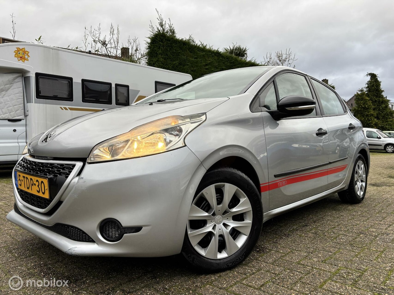 Peugeot 208 - 1.0 VTi 5 deurs / Cruise control / Airco - AutoWereld.nl