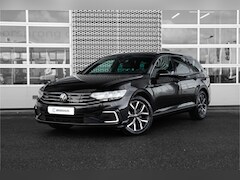 Volkswagen Passat Variant - 1.4 TSI PHEV GTE Business | Alcantara | Trekhaak | Camera | Stoelverwarming | Navigatie