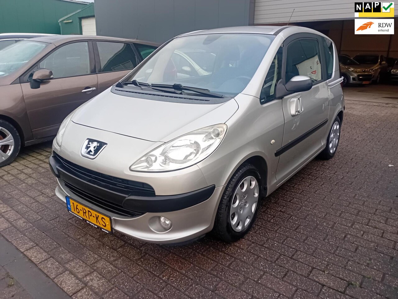 Peugeot 1007 - 1.6i 16V Gentry Automaat Electr. Schuifdeuren Climate Cruise Control NAP - AutoWereld.nl