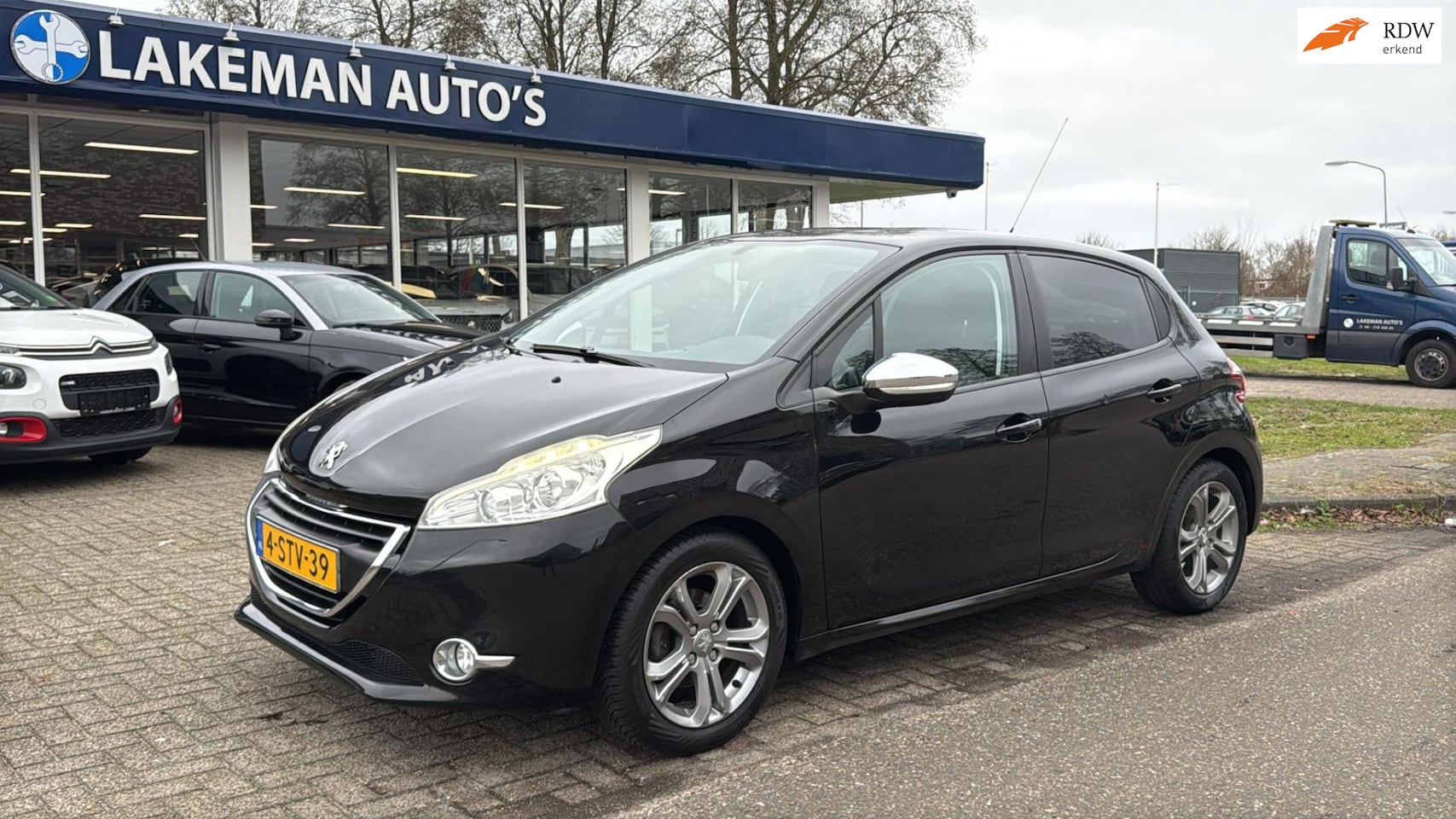 Peugeot 208 - 1.2 VTi Oxygo Blackline Huurkoop Inruil APK Garantie - AutoWereld.nl