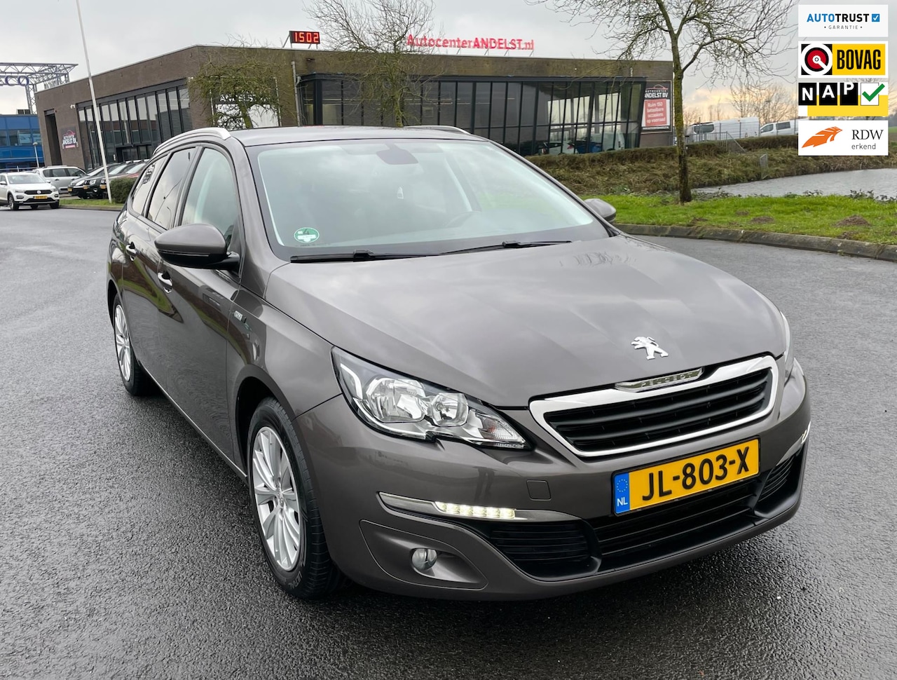 Peugeot 308 SW - 1.2 PureTech Style 1.2 PureTech Style, Pano, Trekhaak, Geen import, Nap, Volledig oh! - AutoWereld.nl