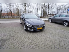 Volvo V60 - 1.6 T4 Summum TREKHAAK HARMAN/KARDON STOELVERWARMING LEER