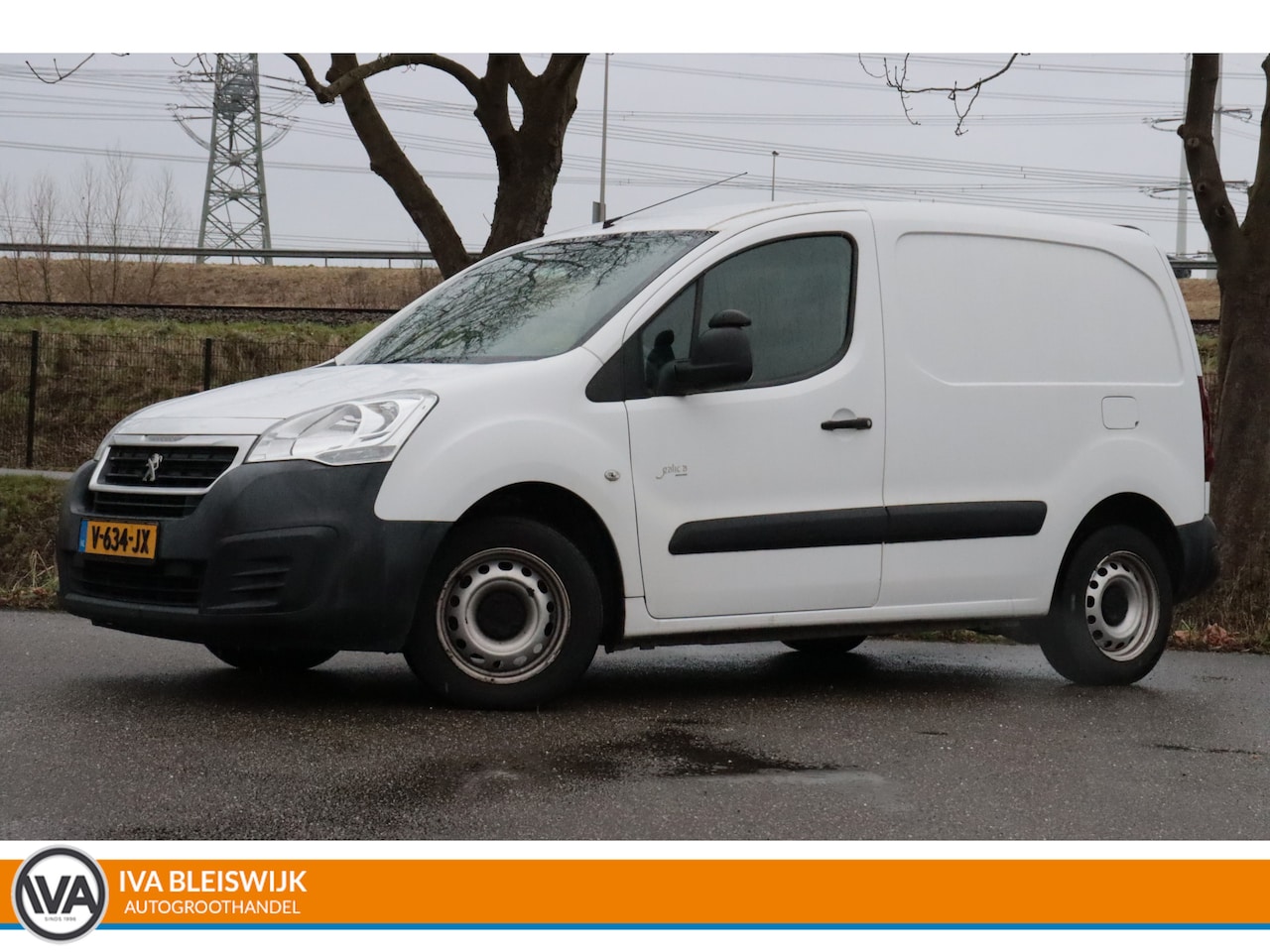 Peugeot Partner - 120 1.6 BlueHDi 75 L1 Pro | BLUETOOTH | PDC ACHTER | CRUISE | SCHUIFDEUR R | HOUTEN LAADVL - AutoWereld.nl