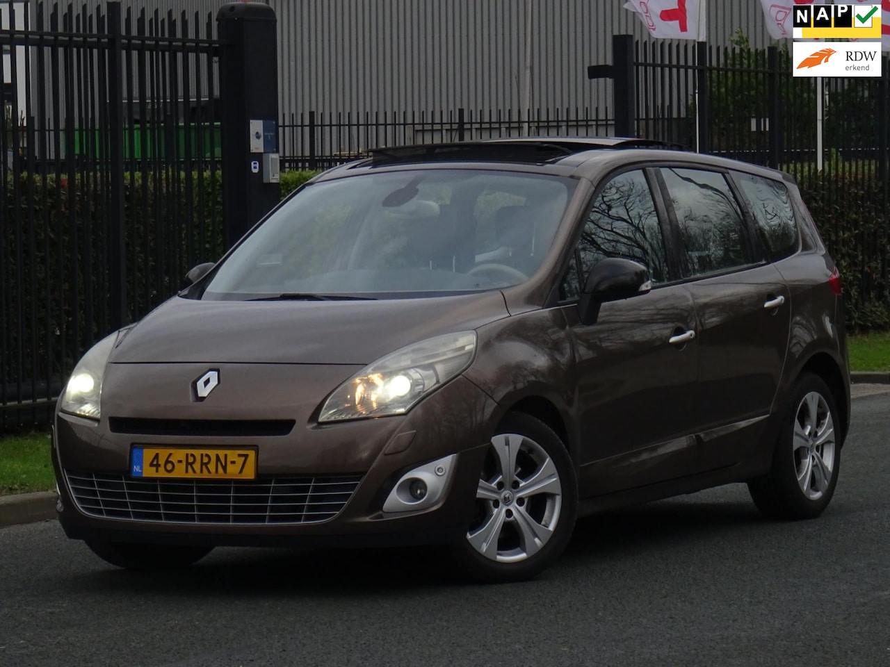 Renault Grand Scénic - 2.0 Privilege AUTOMAAT FULL OPTIONS - AutoWereld.nl