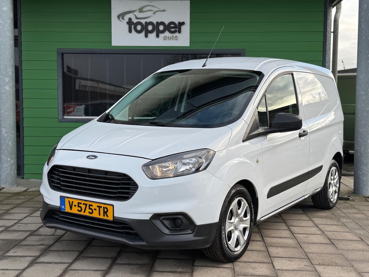 Ford Transit Courier - 1.0 Ambiente / Airco / Nieuwe APK / - AutoWereld.nl