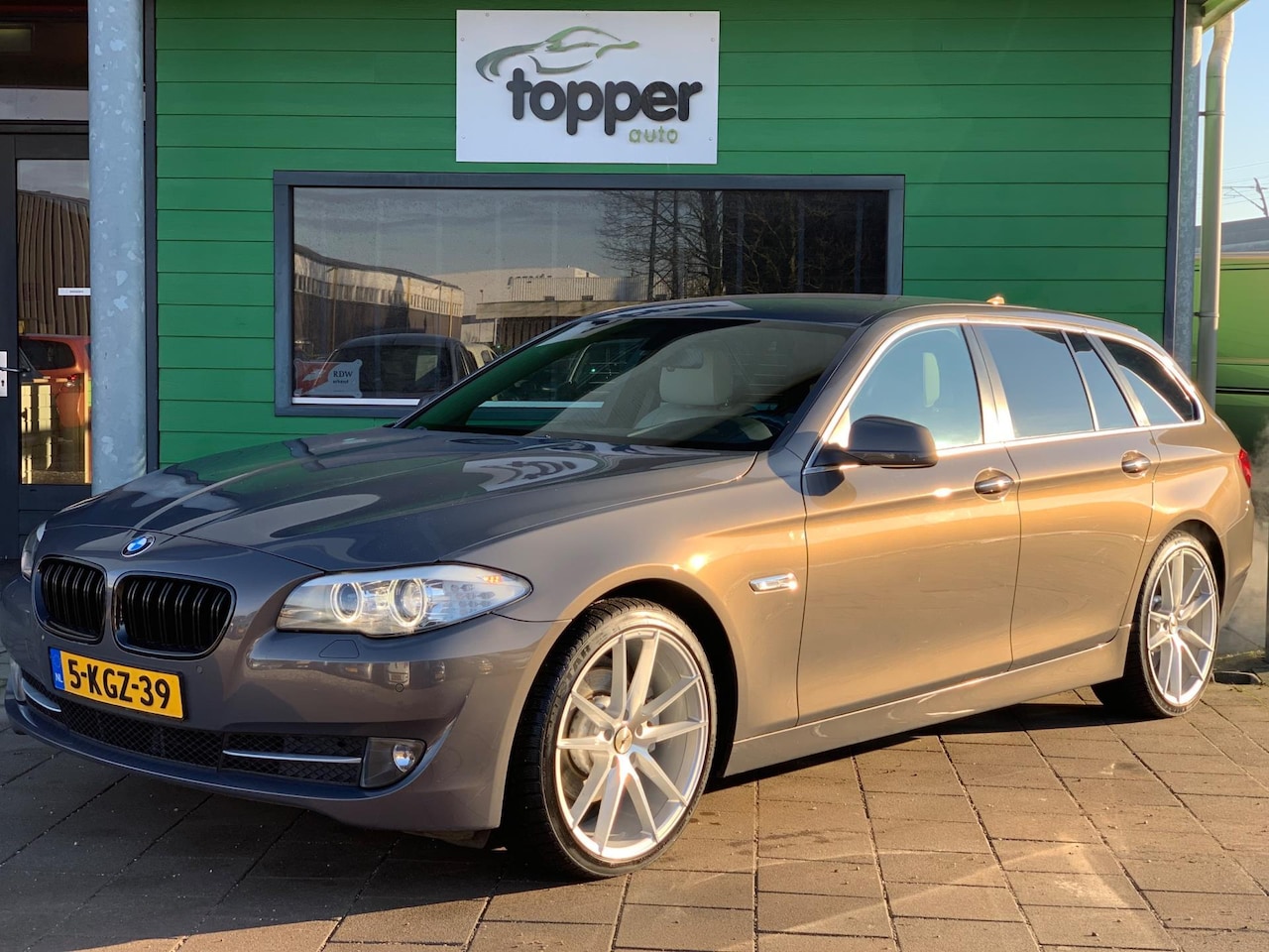 BMW 5-serie Touring - 520i High Executive / Zeer Nette Auto!/ - AutoWereld.nl