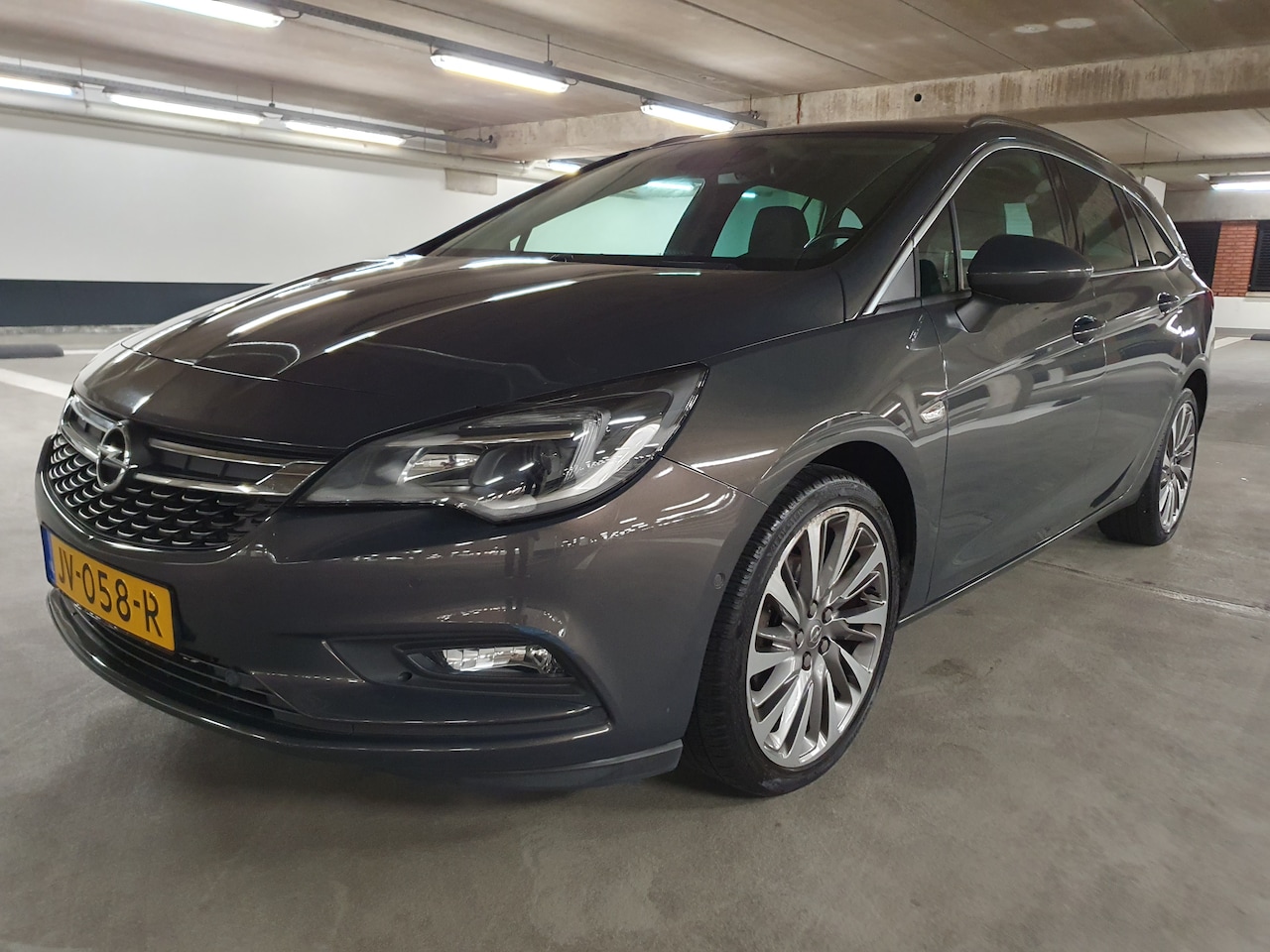 Opel Astra Sports Tourer - 1.4 Innovation Opel Astra 1.4 Turbo Innovation | 99.041km NAP | | Leder | Stoel & stuurverwarming | Camer - AutoWereld.nl