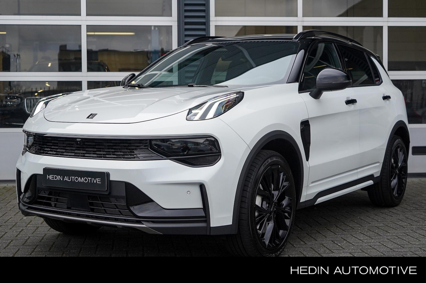 Lynk & Co 01 - 1.5 More DE NIEUWE O1 VAN LYNK & CO IN CRYSTAL WHITE! NU IN DE SHOWROOM EN TE BESTELLEN! - AutoWereld.nl