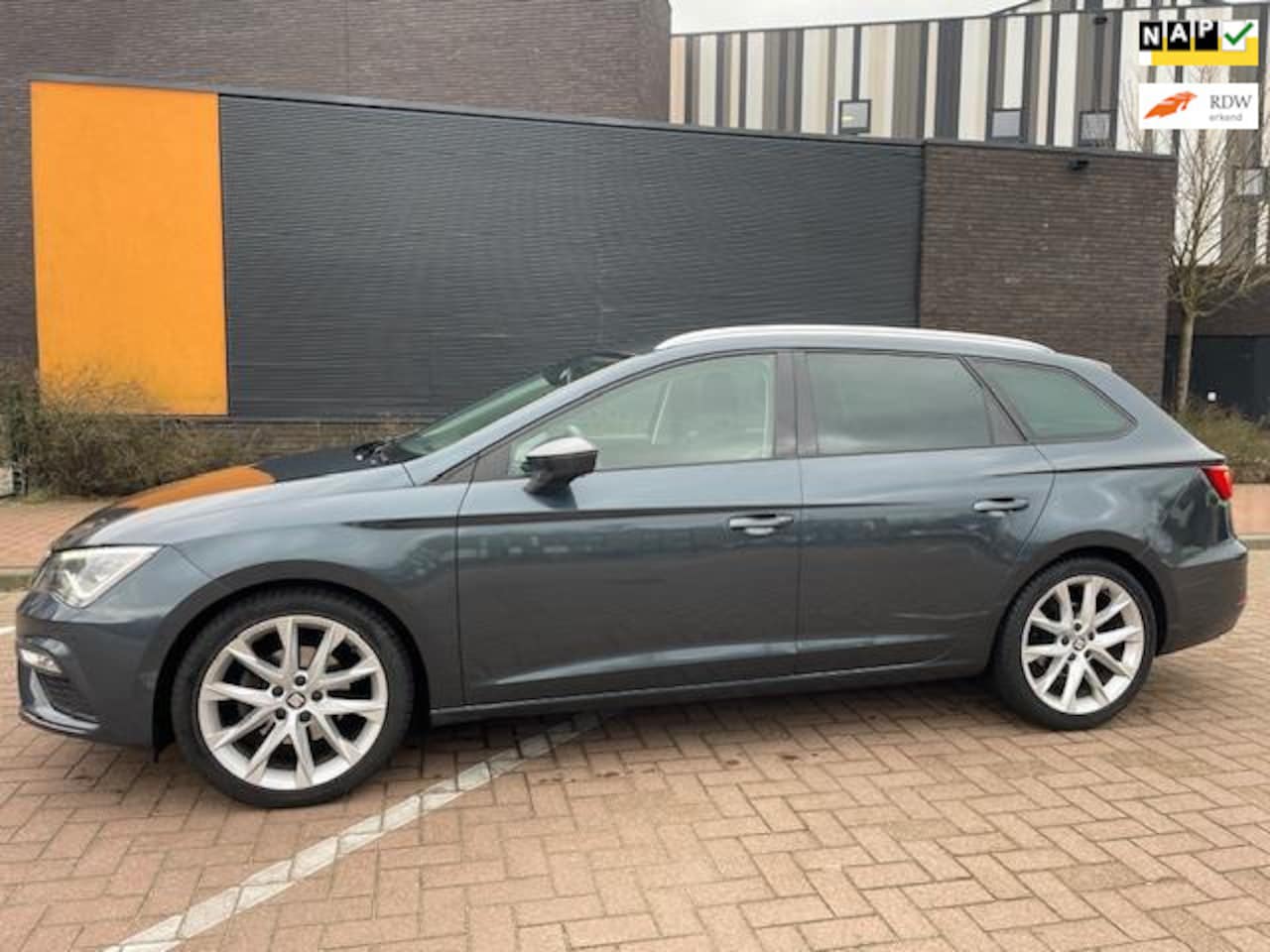 Seat Leon ST - 1.5 TSI FR Business Intense 1.5 TSI FR Business Intense - AutoWereld.nl