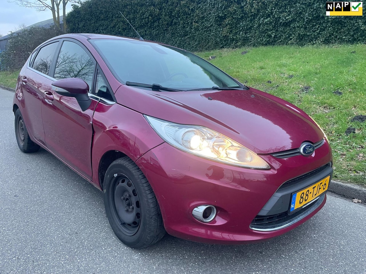 Ford Fiesta - 1.6 TDCi Ghia - Climate control - AutoWereld.nl