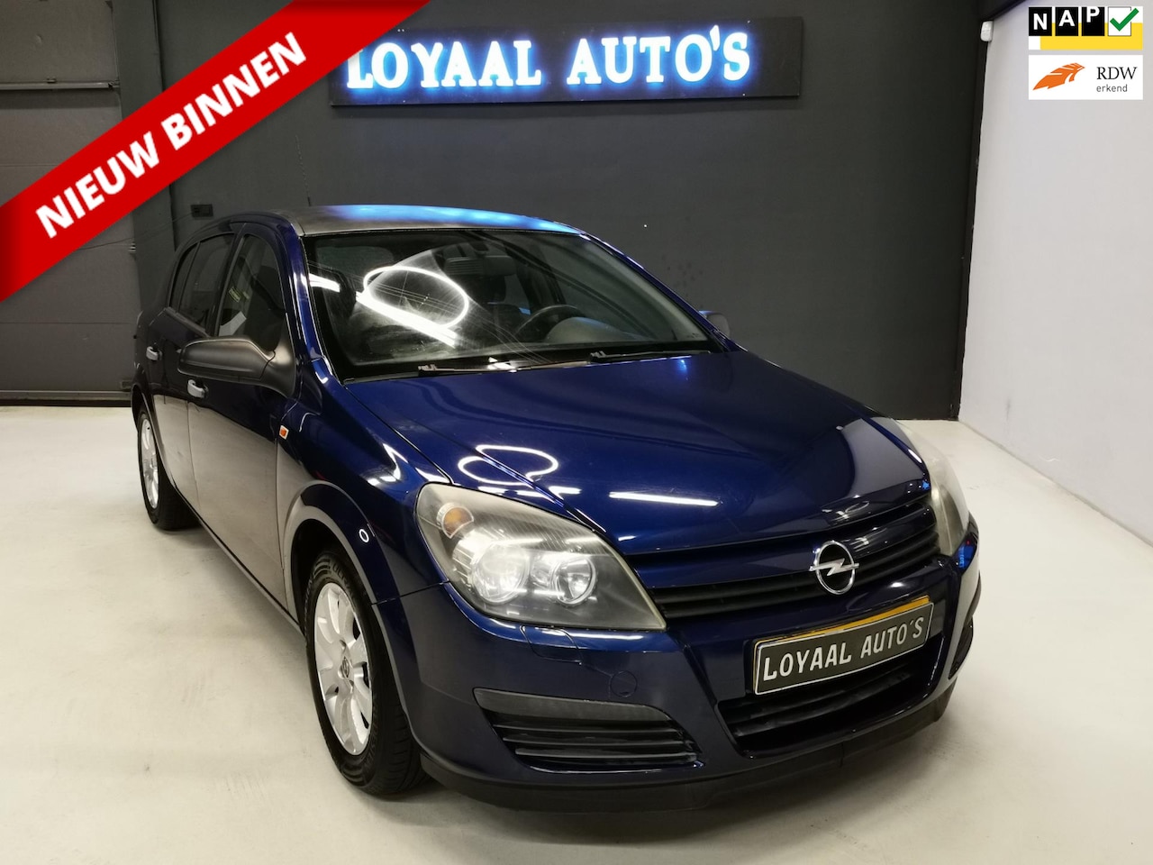 Opel Astra - 1.6 Essentia | AIRCO | CRUISE | ELEK.RAMEN | NAP | APK. - AutoWereld.nl