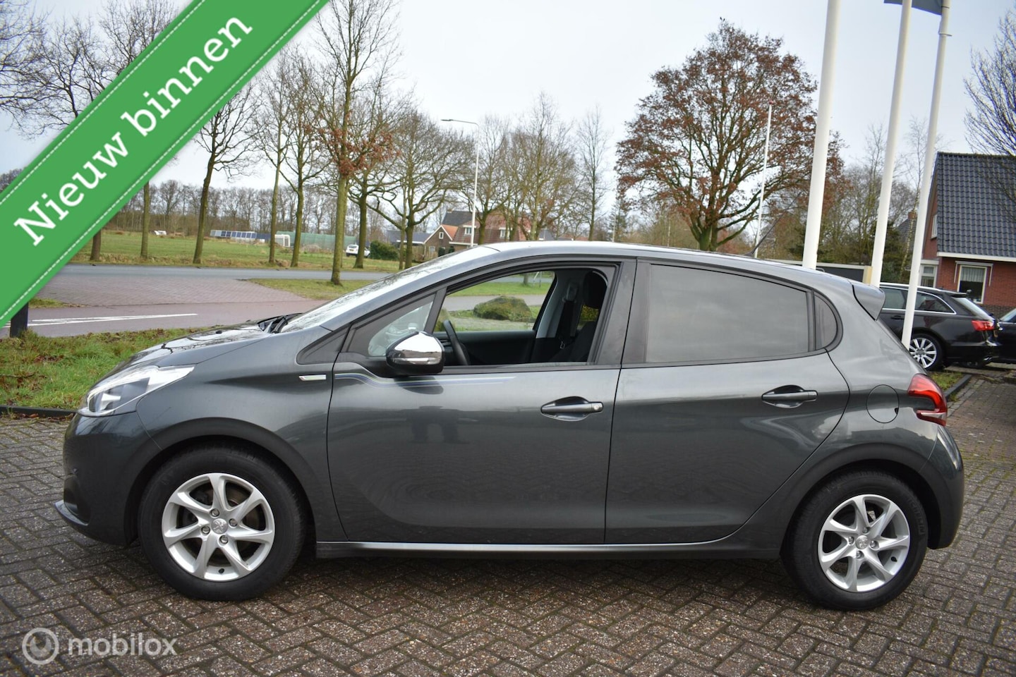 Peugeot 208 - 1.2 PureTech Urban Soul 1.2 PureTech Urban Soul 5DRS, Airco|Cruise|Navi! - AutoWereld.nl