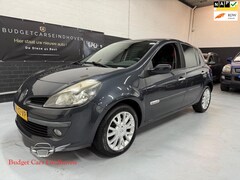 Renault Clio - 1.2 TCE Rip Curl Nap/Airco/Xenon/APK 11-2025