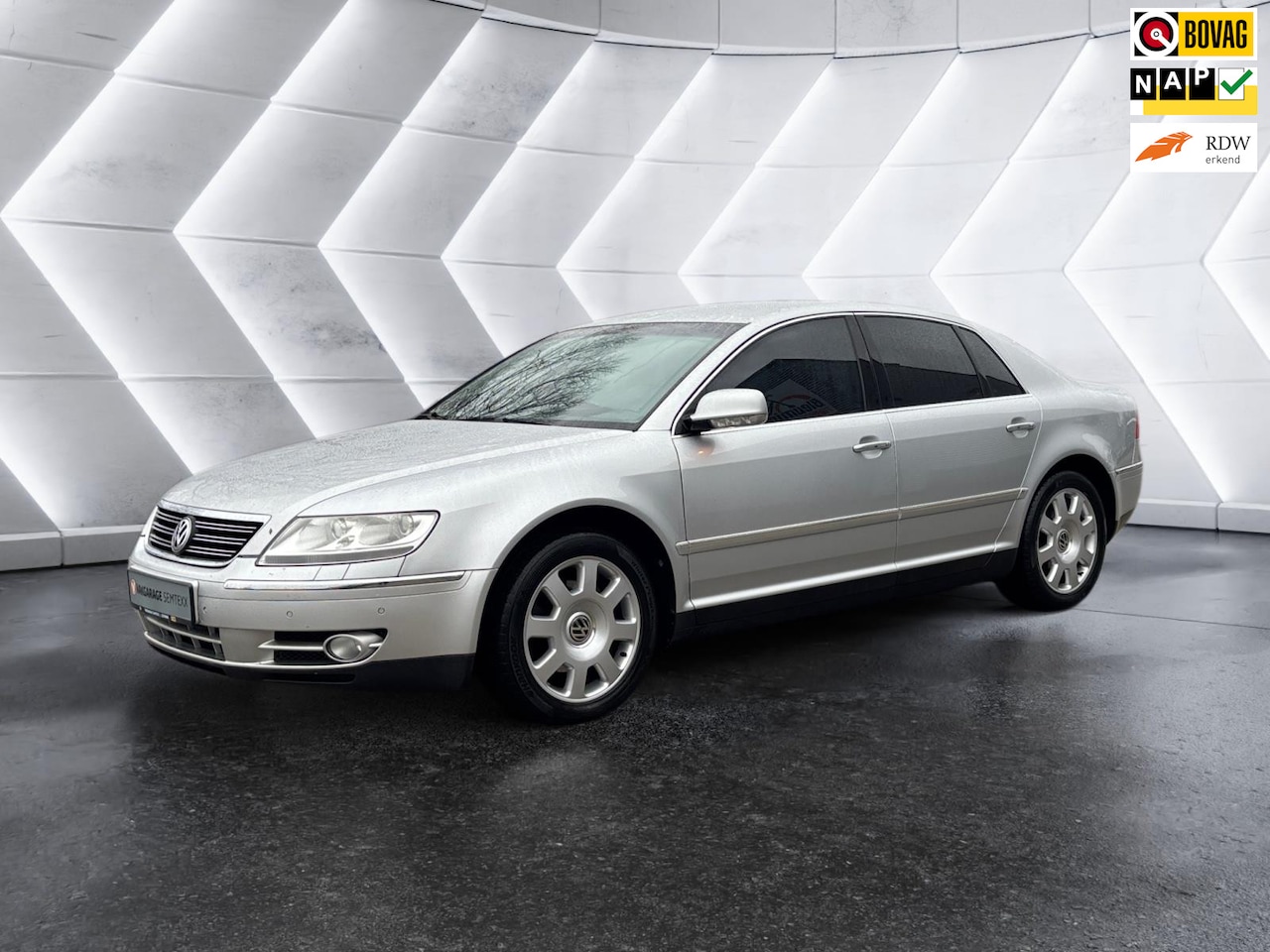 Volkswagen Phaeton - 3.2 V6 5p. | Automaat | Cruise | Clima | Lederen Bekleding | PDC Voor + Achter | Stoelverw - AutoWereld.nl