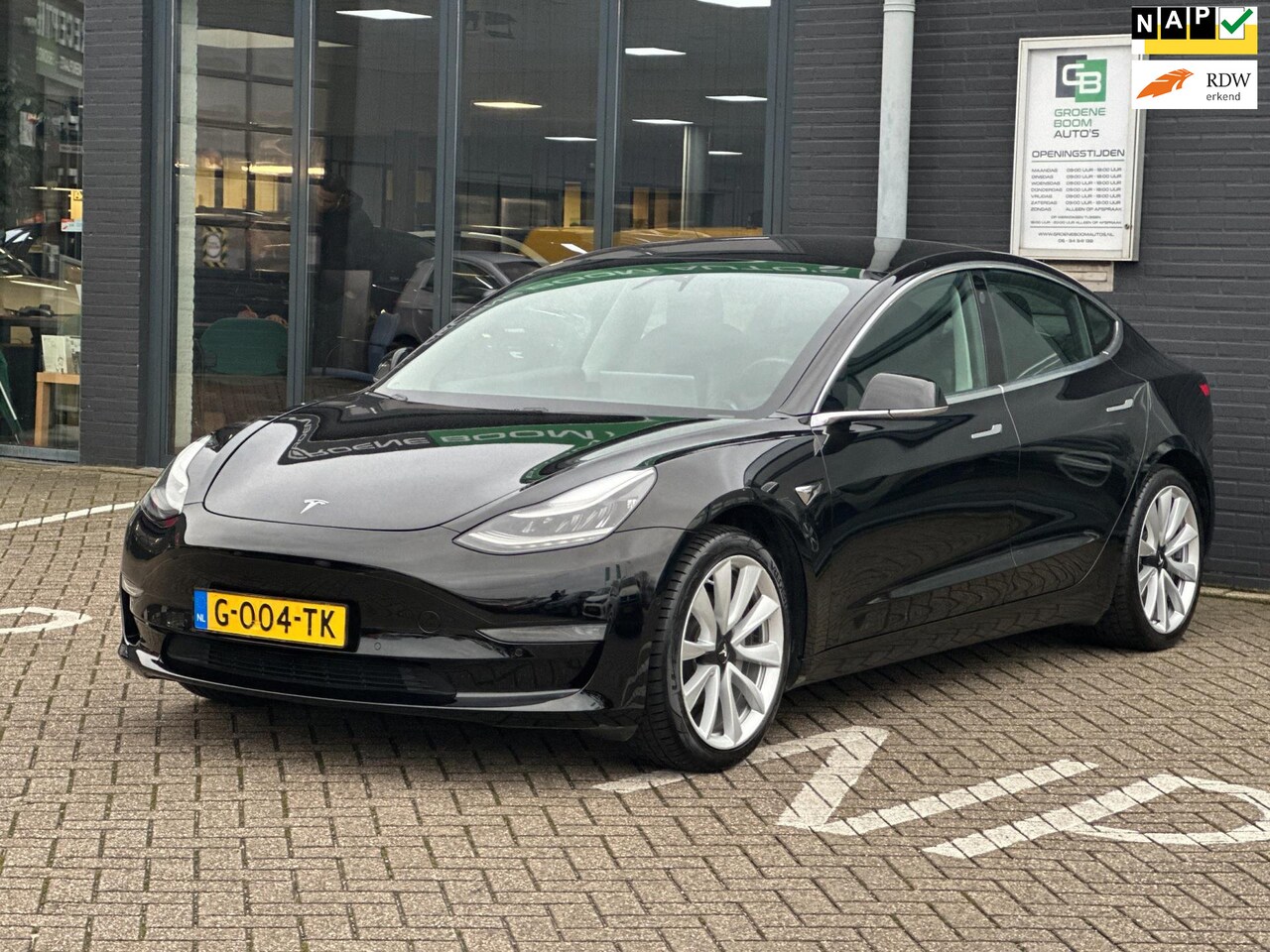 Tesla Model 3 - Long Range RWD Long Range AWD 75 kWh/PANO-DAK/BTW/NL-AUTO NAP!! - AutoWereld.nl